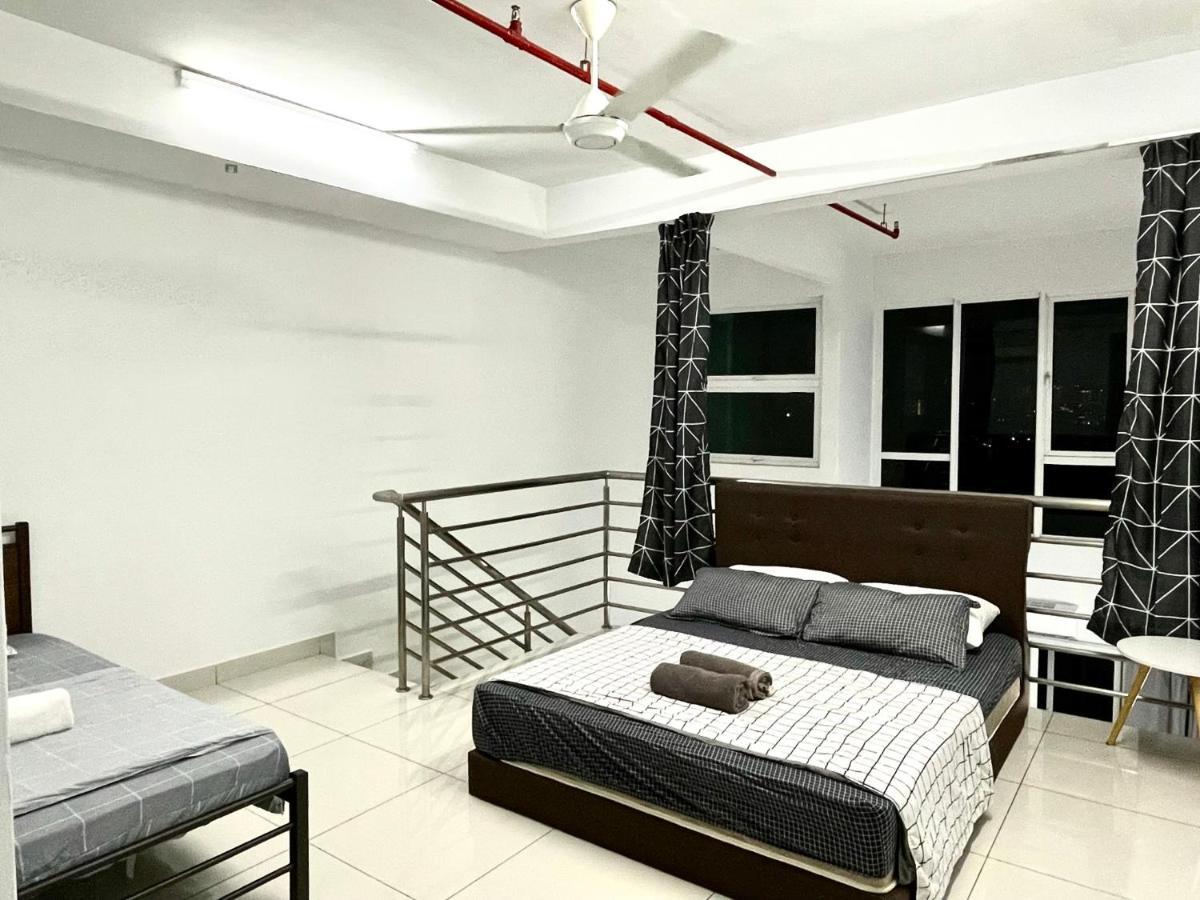 Minimalist Loft Iv @decentrum *